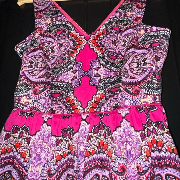 Maggy London Fit and Flare dress *Petites* - Picture 5 of 8